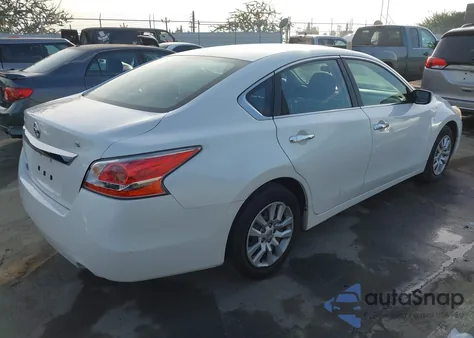 2015 Nissan Altima 2.5 S из США, поврежденный, VIN 1N4AL3AP1FC225761